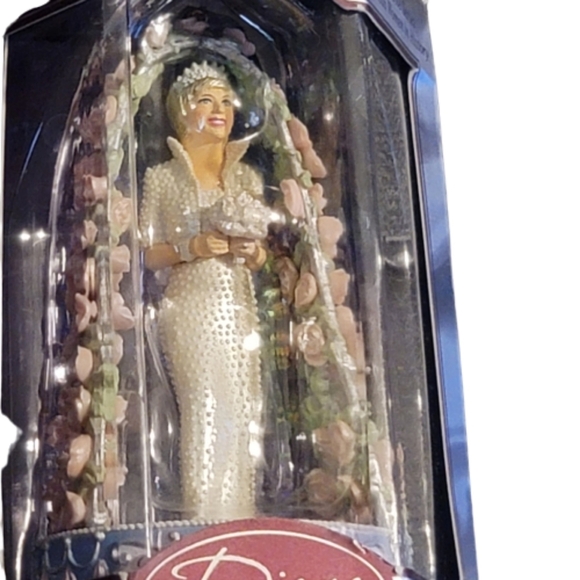 Princess Diana, Princess Of Wales Carlton Cards Heirloom Collectible Ornament 98 - Picture 3 of 7